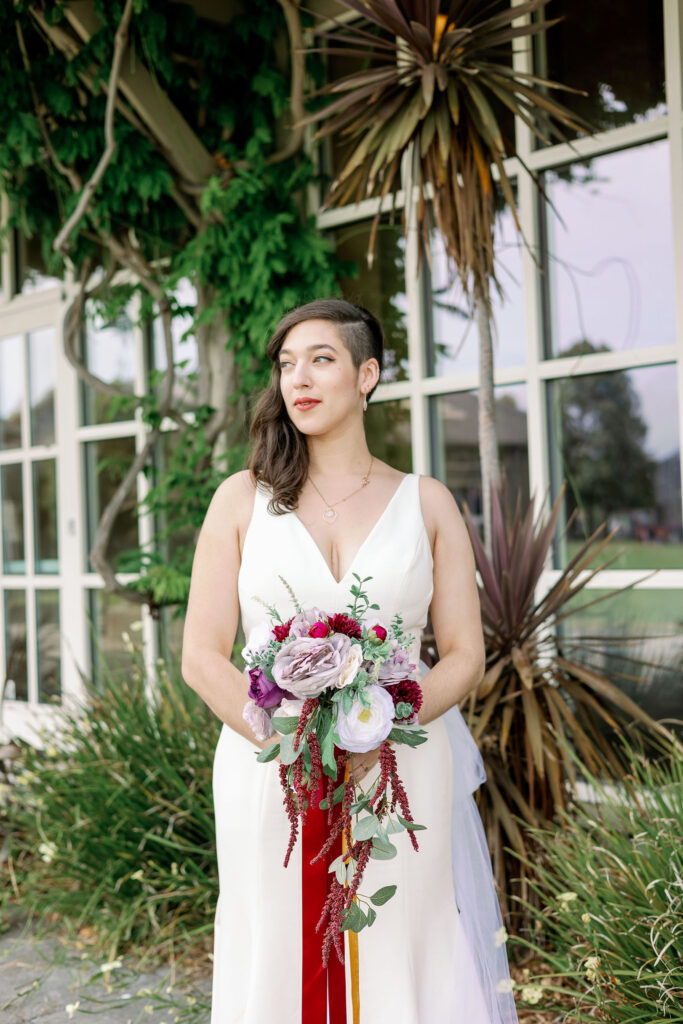 Bay Area photographer captures bride holding bouquet 