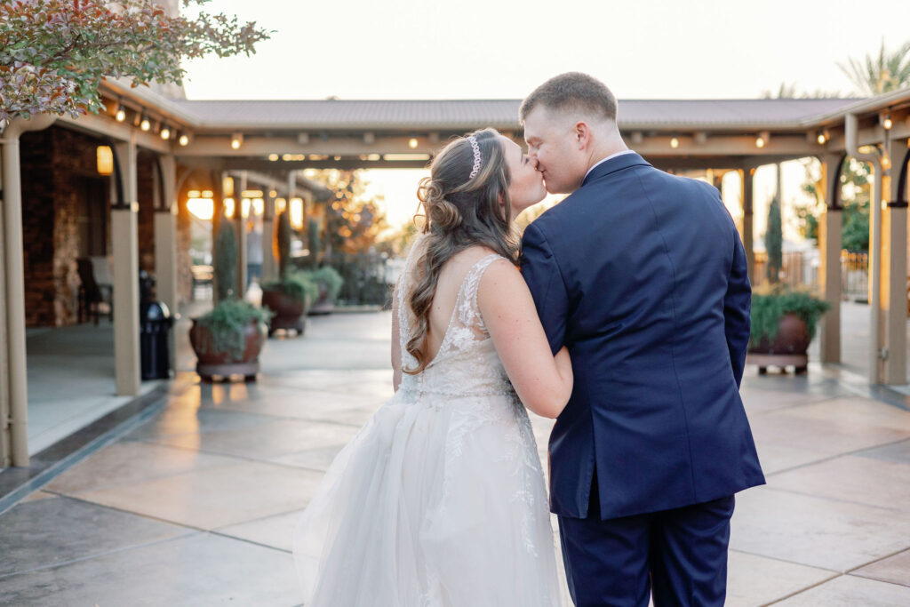 Bay Area photographer captures couple with back to camera kissing